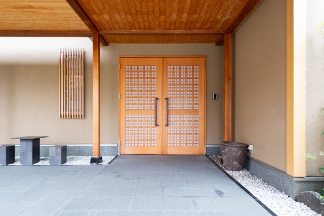 家屋の玄関