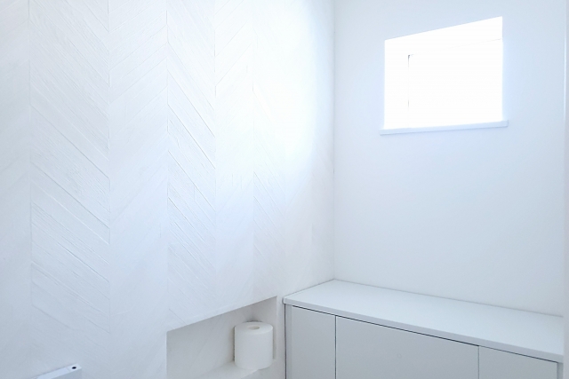 トイレの清潔な壁