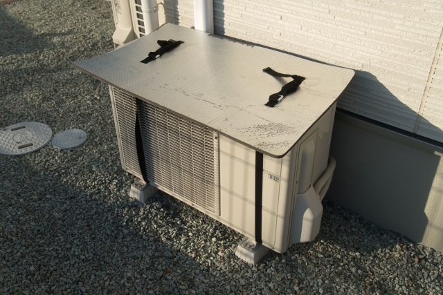 室外機カバーをかけた室外機