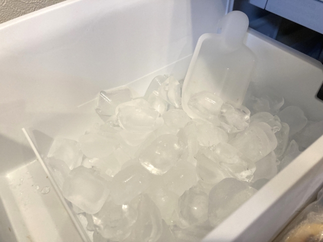 家庭用製氷機の内部