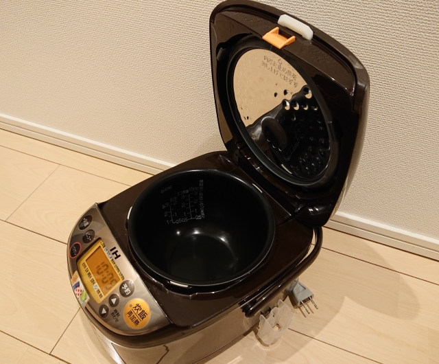 開いた炊飯器