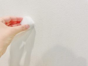 メラミンスポンジで拭く