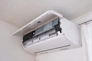 おそうじ機能付きエアコン