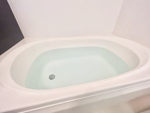 お湯のたまった浴槽