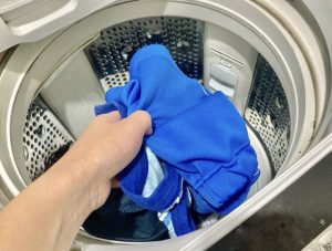 洗濯物を取り出す