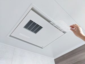 浴室乾燥機のフィルターを取り外す