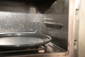 電子レンジ内の水垢