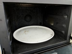 電子レンジ内の水垢