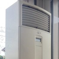 床置きエアコン